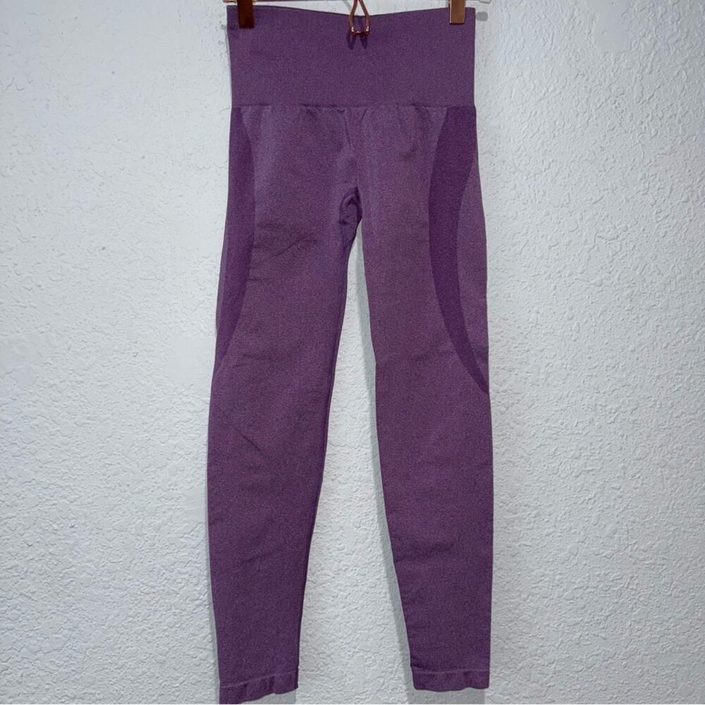 NVGTN Purple Contour Seamless High Waisted Leggings
- Booty Lift & Gym XS - Picture 4 of 5